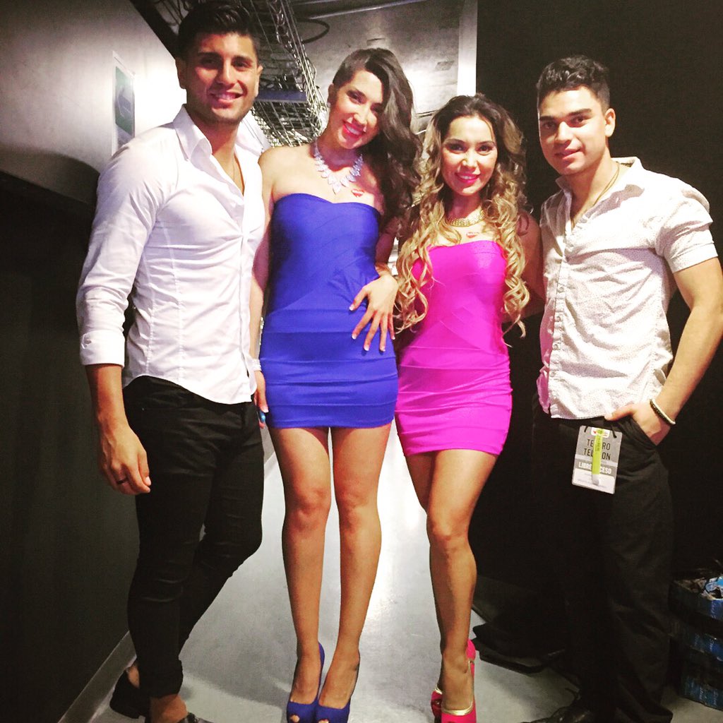 tyannamusic's tweet photo. Seguimos aquí. #Teleton2015 #TeletonChile #MisterTeletón #SolterasSinCompromiso #Vedeton2015 https://t.co/rqiZZE5s1x