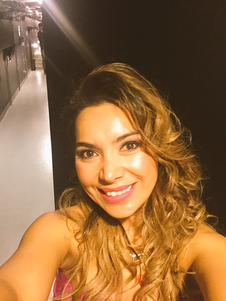 tyannamusic's tweet photo. Seguimos aquí. #Teleton2015 #TeletonChile #MisterTeletón #SolterasSinCompromiso #Vedeton2015 https://t.co/rqiZZE5s1x