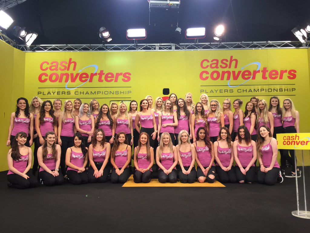 BarAngelsUK's tweet photo. @cash_converters Happy to be working the @OfficialPDC Players Championships... #NiceJugs https://t.co/AY0nCc4oPO