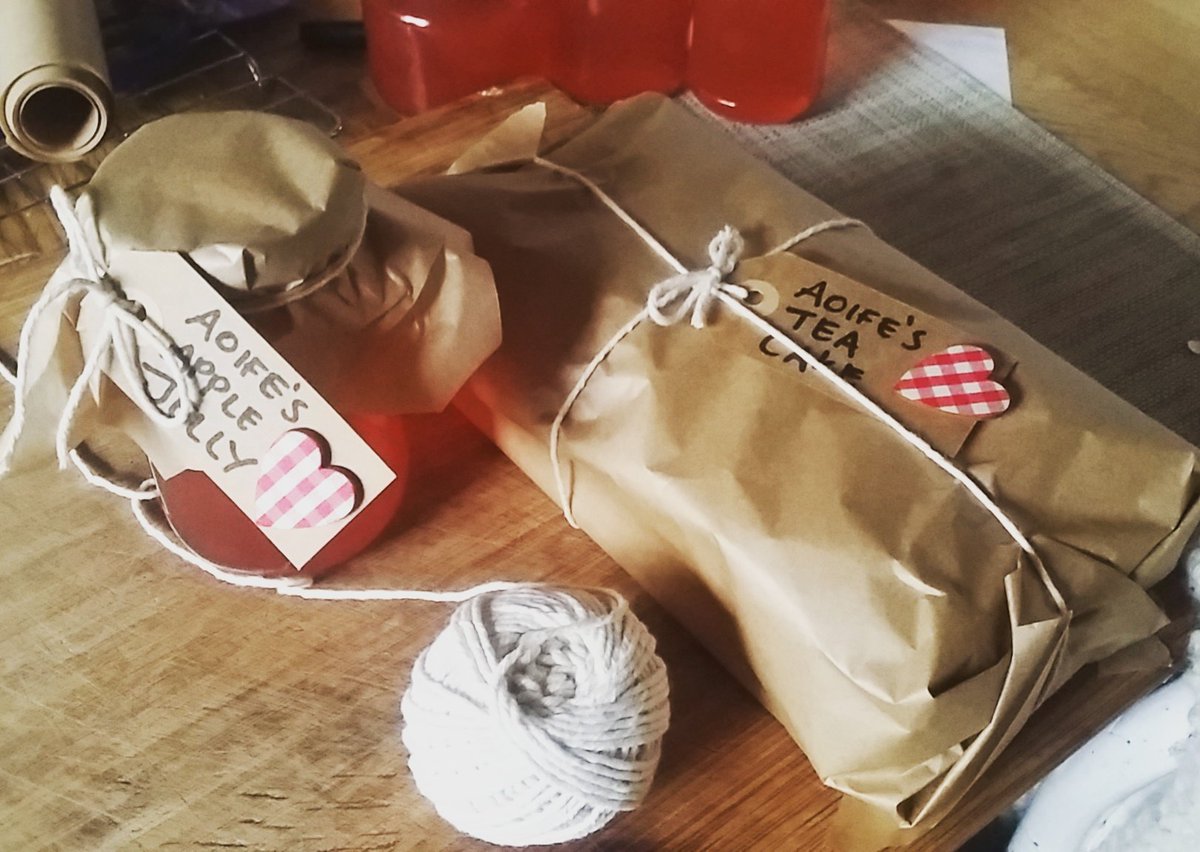 threadsandbread's tweet photo. A bit creatively stuck for names of my #EdibleGifts #AppleJelly #TeaCake #HomeEconomics #giftwrappingdilemma https://t.co/aOTS7VKq8J