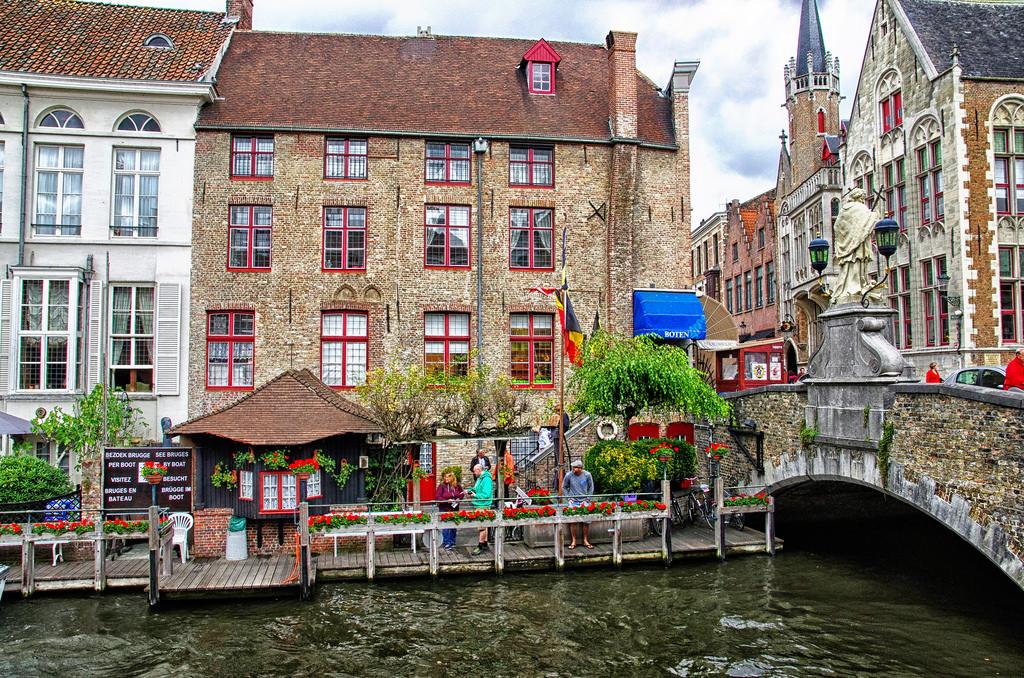 TravelOverdose's tweet photo. Colours of Bruges, Belgium - by Adam Smok. https://t.co/YbJkKtf4zR