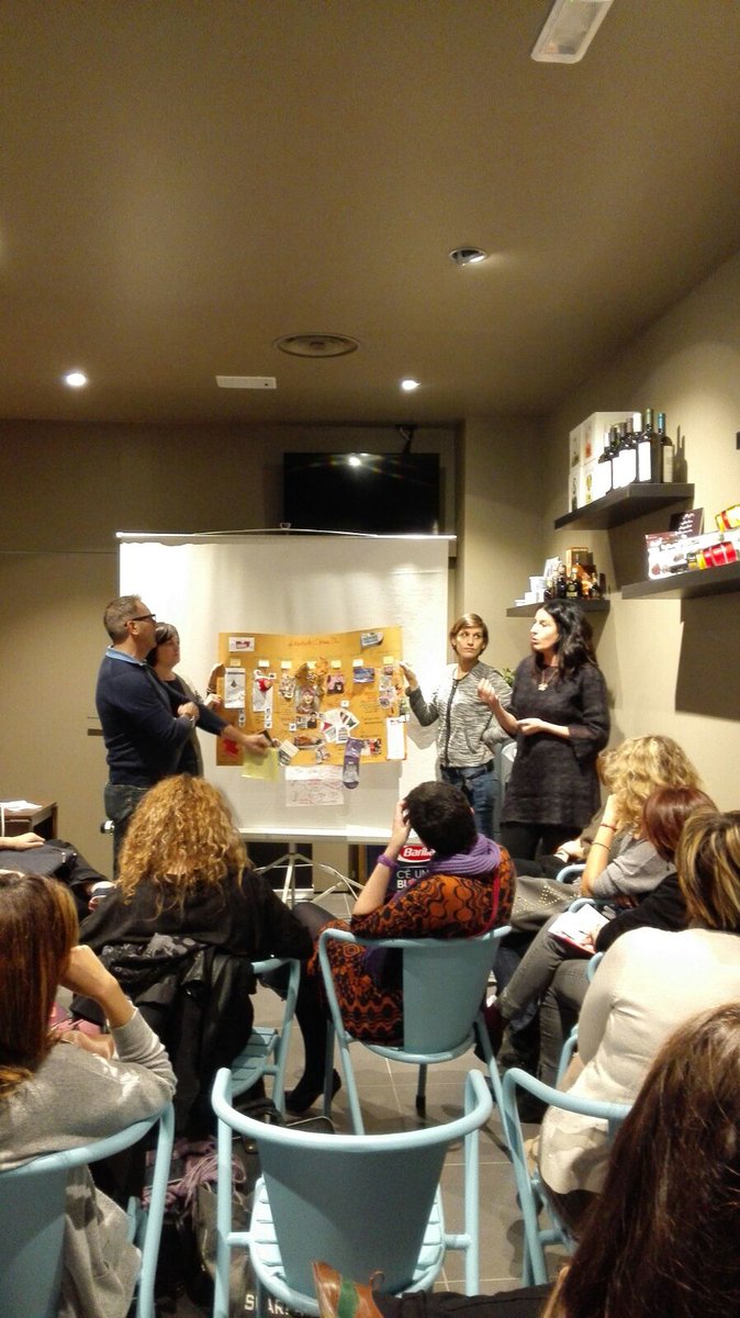 DonnaModerna's tweet photo. Ottimo lavoro per il nostro team: tutorial, consigli e un diario di Natale @digitalschool #projectdigitalschool https://t.co/Lp04NnSXQe