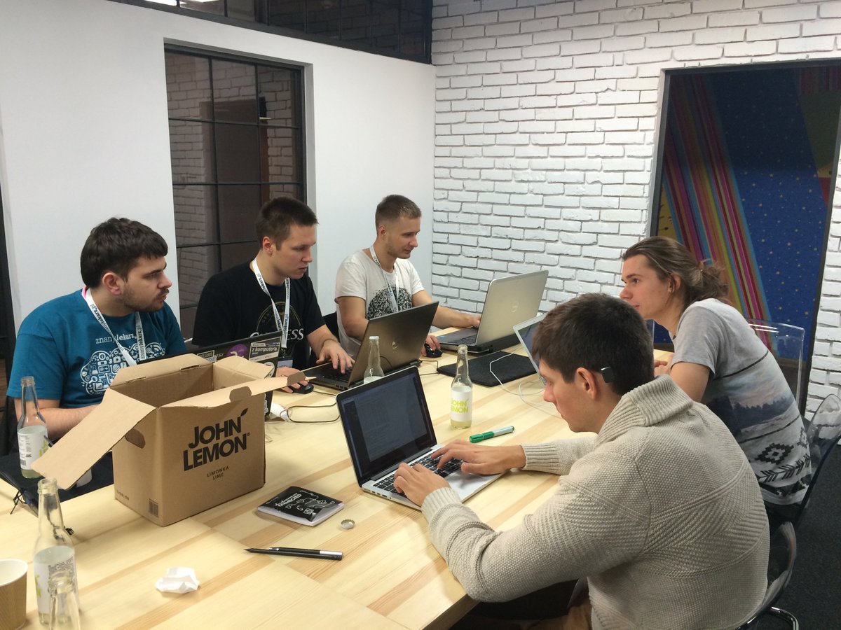 hackwaw's tweet photo. Daj burgera! W najprostszy sposób znajdź najbliższego burgera. #AngularJS #hackwaw https://t.co/fZutTn2Og3