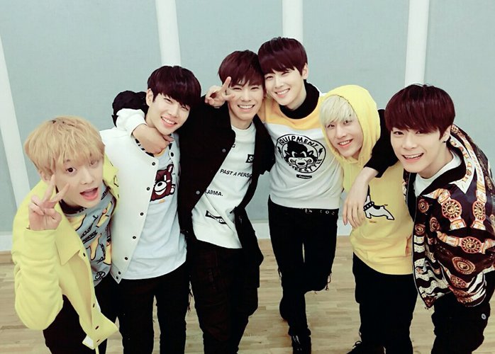 offclASTRO's tweet photo. 윙카 투어 마지막 무대!! 추운 날씨에도 같이 무대 즐겨주셔서 감사합니다💕 감기 조심하시고요👻 다들 몸 관리 잘해요!! 꽁꽁 싸매세요ㅎㅎ♡♡♡ https://t.co/pLAJ6MMrRn