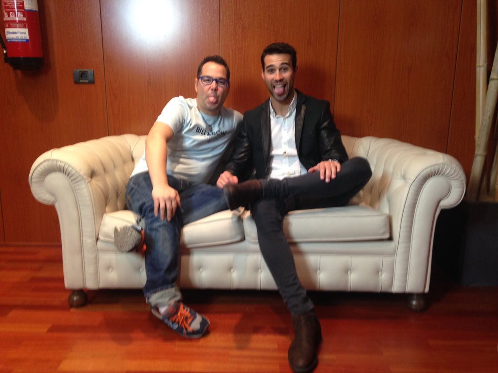 Danieldlape's tweet photo. El lunes ponemos la entrevista a @alexlamatrainer os va a gustar! Y también lo entrevistó para mi nuevo libro 😜 https://t.co/zxhec7L5Kz