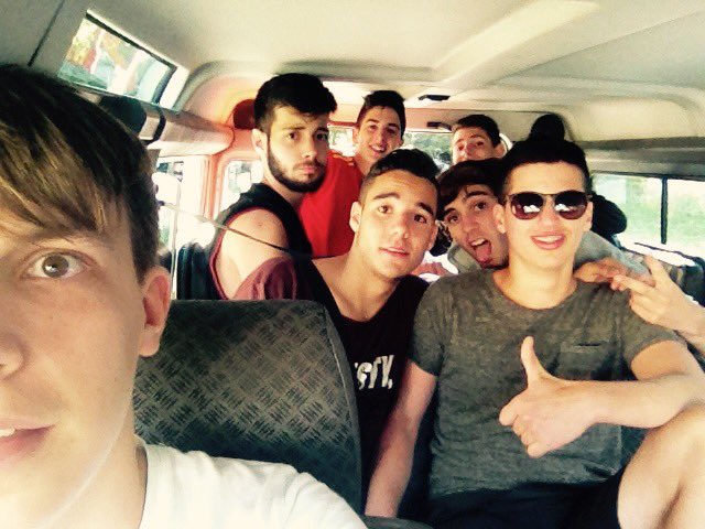 aromeriin's tweet photo. Y lo que daria yo por voler a este viaje...🔙
@PauMora8 @lluiscv33 @jomeralo9 @FDEANHQV @99gabbi @XaviMascaro99 https://t.co/XzIs23oQaR