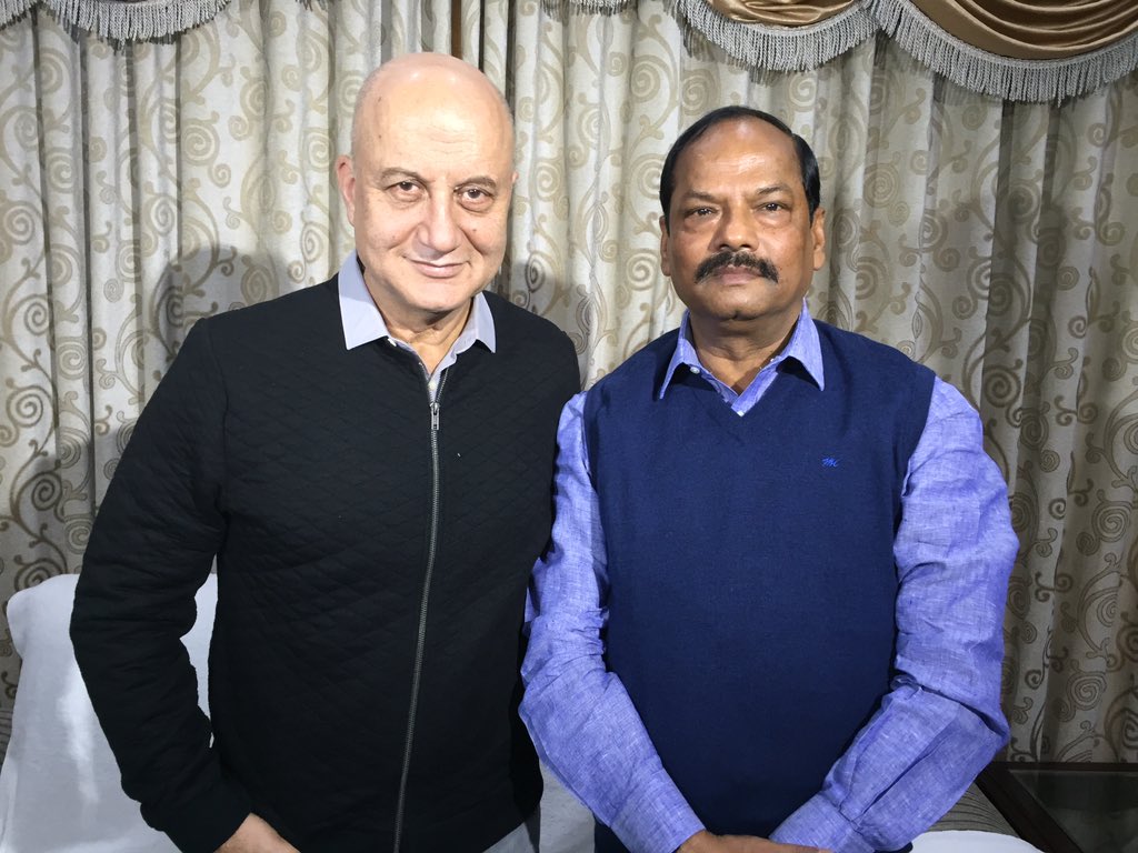 AnupamPKher's tweet photo. Pleasure meeting the Hon. Chief Minister of Jharkhand Mr. Raghuvar Das. Offered great initiatives for film people.:) https://t.co/M48hqha2H2