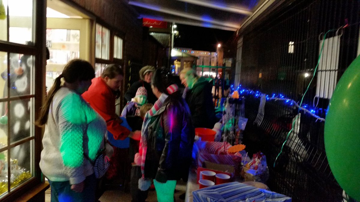 StartinPoint_EY's tweet photo. 2 all #boogied at our #FREE #DISCO #Withernsea 🎅we #loved #givingback THANQ 4 #SUPPORTING US💜 #HU19 #tweeturbiz #RT https://t.co/8BtJB6gkGa