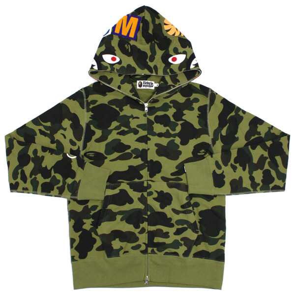 pretty_butt125's tweet photo. 兄さんの着てたパーカーは"A BATHING APE(ア ベイシング エイプ) 15AW 1ST CAMO SHARK FULL ZIP HOODIE" 前のジッパーを閉じると結構な怪しさwww #JUN_K #EVELEST https://t.co/oc1GurVOsR