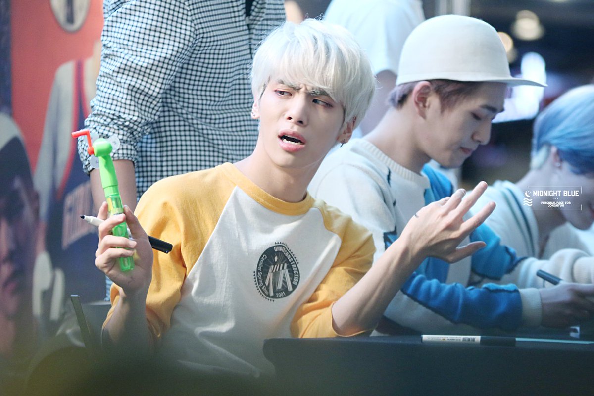 한 남자아이돌이 팬사인회를 하면 꼭 생기는 일ㅋㅋㅋㅋㅋㅋㅋㅋ | 인스티즈