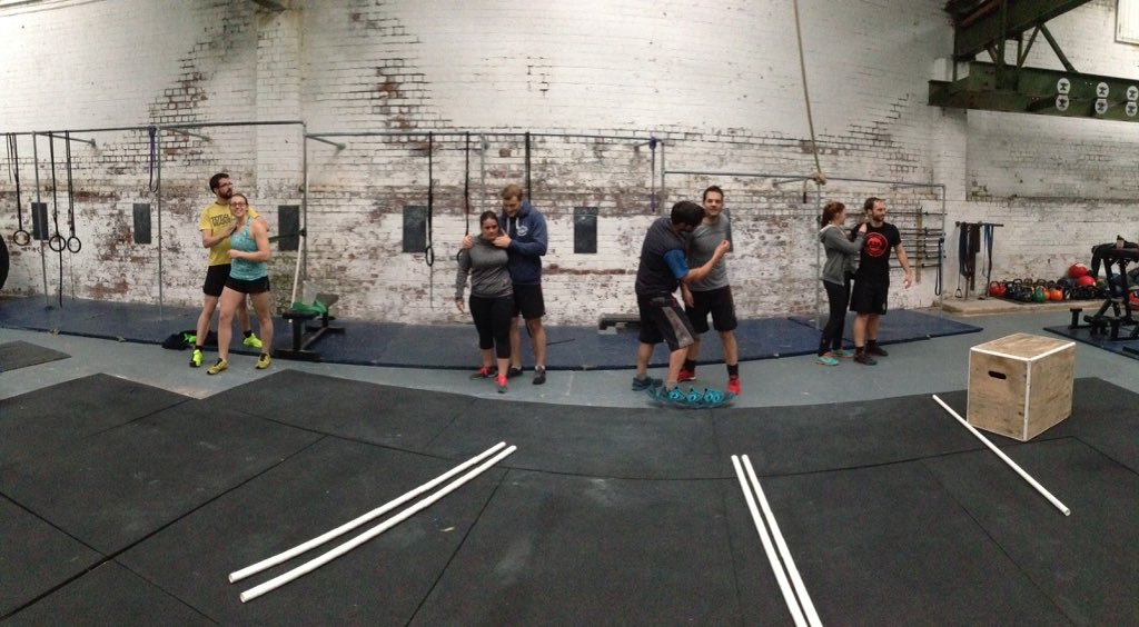 peakprofitness's tweet image. #mobilityclass @crossfitsheff this morning #superfriend #shouldersmashing