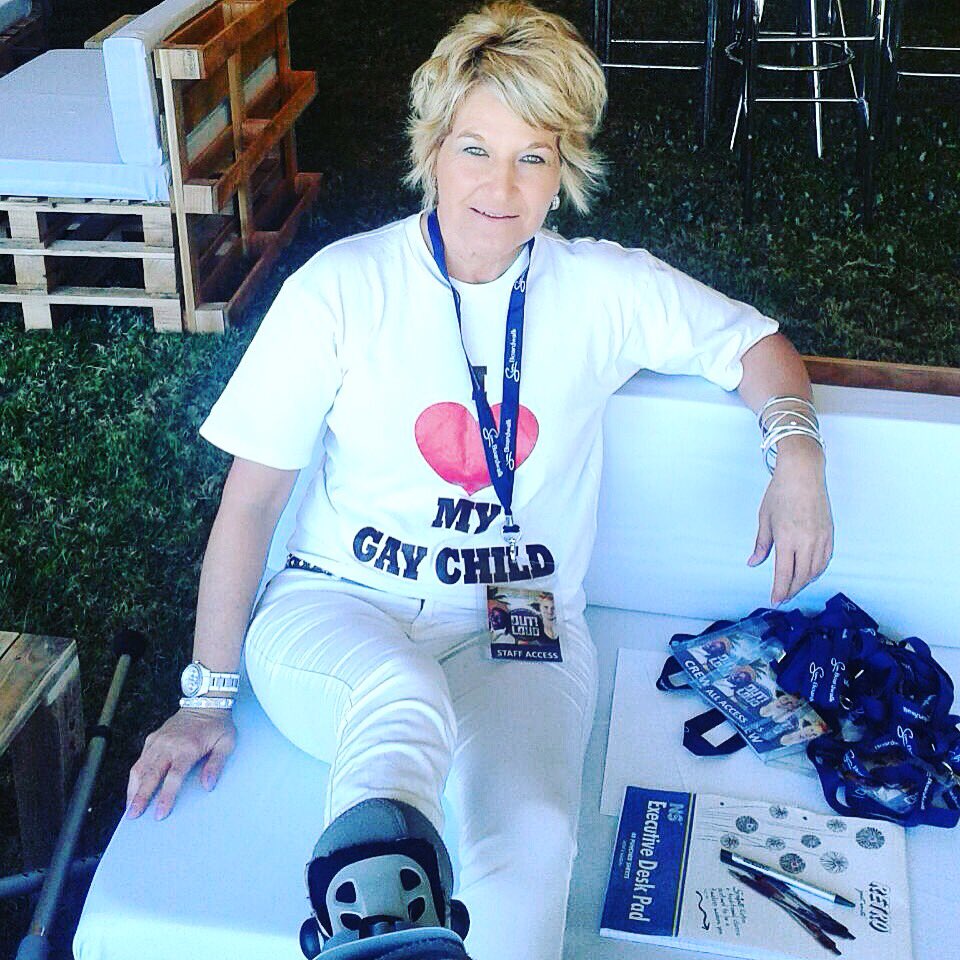 emiledoubell's tweet photo. My beautiful mom showing her love and support at the 5th annual #NMBPride in Port Elizabeth today. 🌈💋💗 https://t.co/DRjj2CdeDt