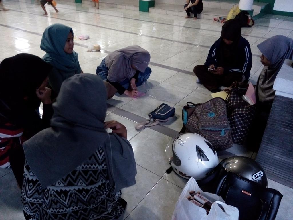 SSChildBandung's tweet photo. #KBMBUBAT nya sudah selesai, jadi waktunya evaluasi :) Sampai jumpa besok di #KBMBIP https://t.co/bLc2g4EMIh