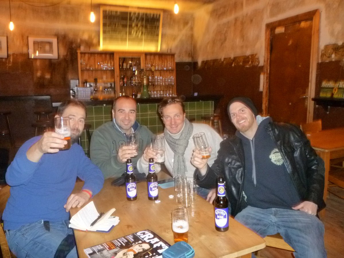 Simonmattia's tweet photo. Visit to the Berliner Berg taproom: we'll hear good news and drink beers from this boys in the next years. Cheers! https://t.co/3LZwnMnm9e