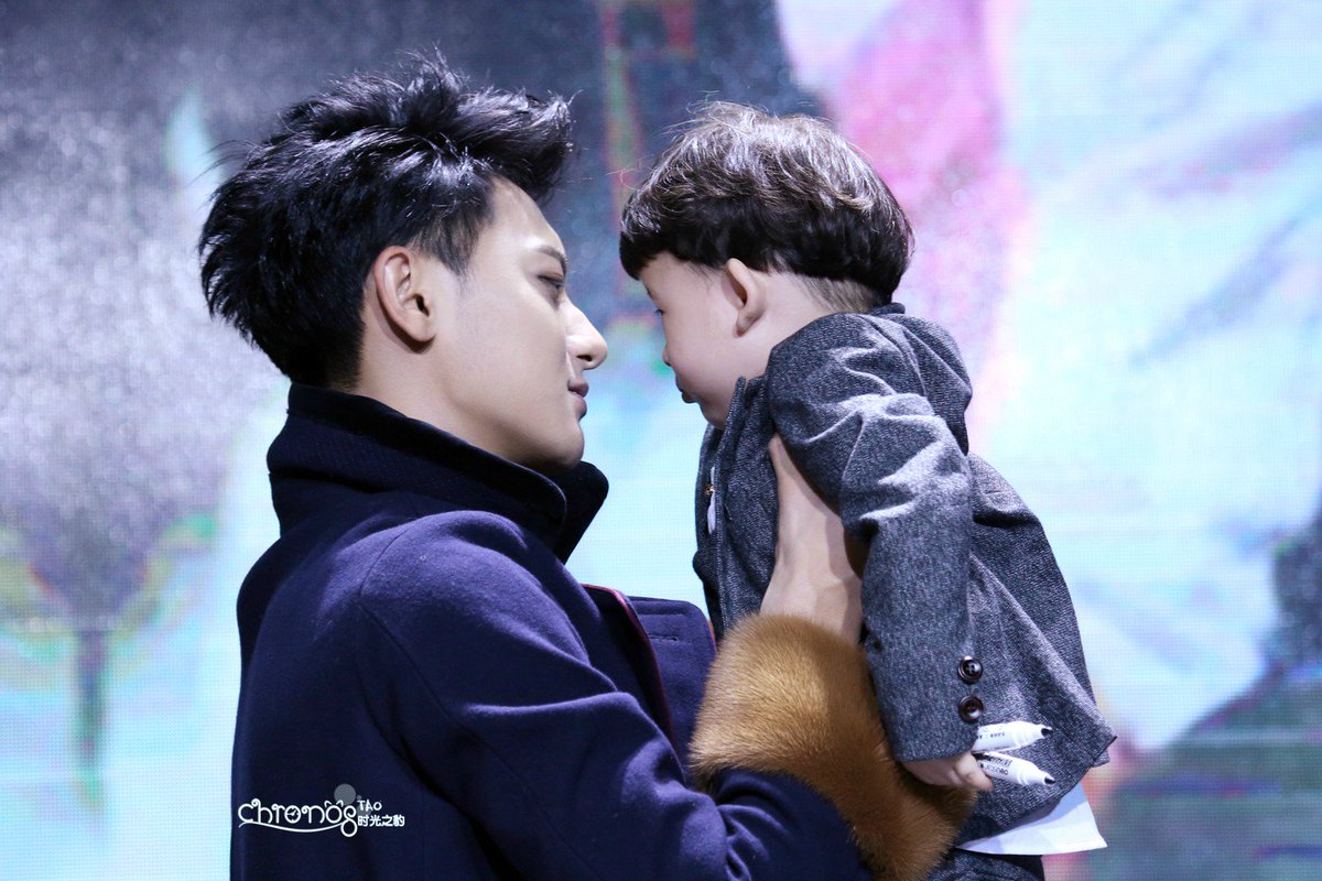 LittlePrinceTao's tweet photo. [HQ] 151126 Charming Daddy Premiere Show 2
cr:@ChronosTAO 
#ZTAO #黄子韬 #타오 #タオ #เทา https://t.co/udX81u4xrH