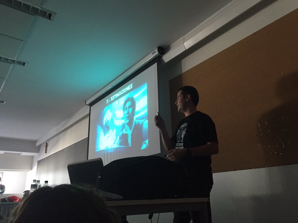 jarrizabalaga's tweet image. Magnífica charla de @davidfdezglez de Scrum Wars #codemotion_es #Codemotion2015