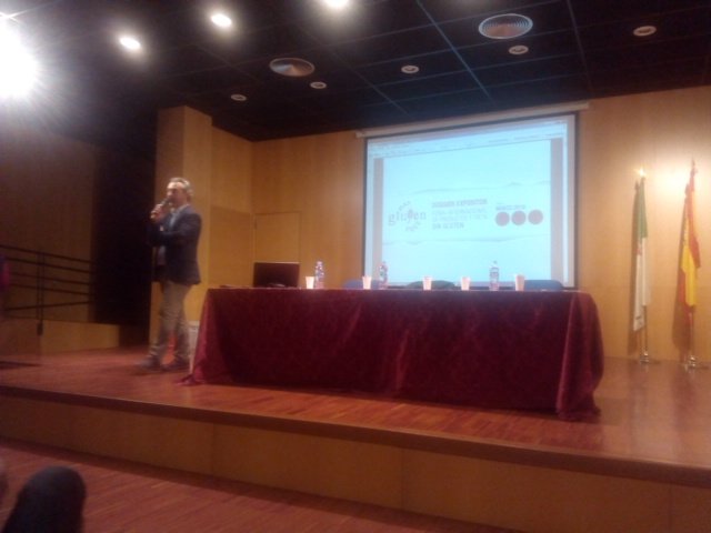 rosiliaca's tweet photo. Ahora Pere Gurt, director de @BCNGFexpo presenta MAD GLUTEN FREE, 5-7 marzo en la Casa de Campo. #jornadaboadilla https://t.co/dWcqlya1QH