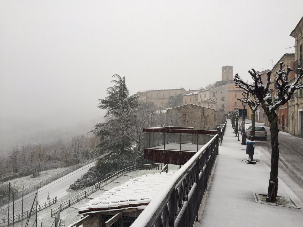 ....un tempo così ti riempie di pensieri...