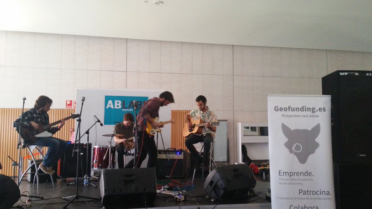 geofunding_es's tweet photo. En @ABLAB_! Rugiendo con @Caimanband encima del Escenario @geofunding2015! https://t.co/Fth7GM2mcm