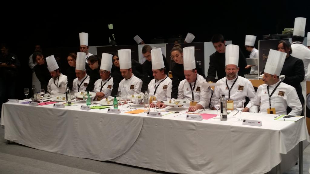 Esto es #bocusespain <a href="/VictorSamsha/">Víctor Rodrigo</a> <a href="/VictorTopChef/">VictorTopChef</a> <a href="/Samsha_Rest/">Restaurante Samsha</a> vamos crack #venlenciapower