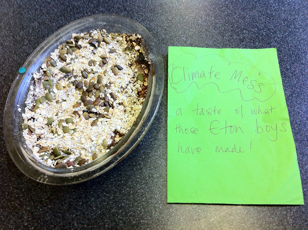 JanetPaske's tweet photo. Heather's #climatecake @ShefClimateNews #timefortheclimate https://t.co/BLUjoSEWgL