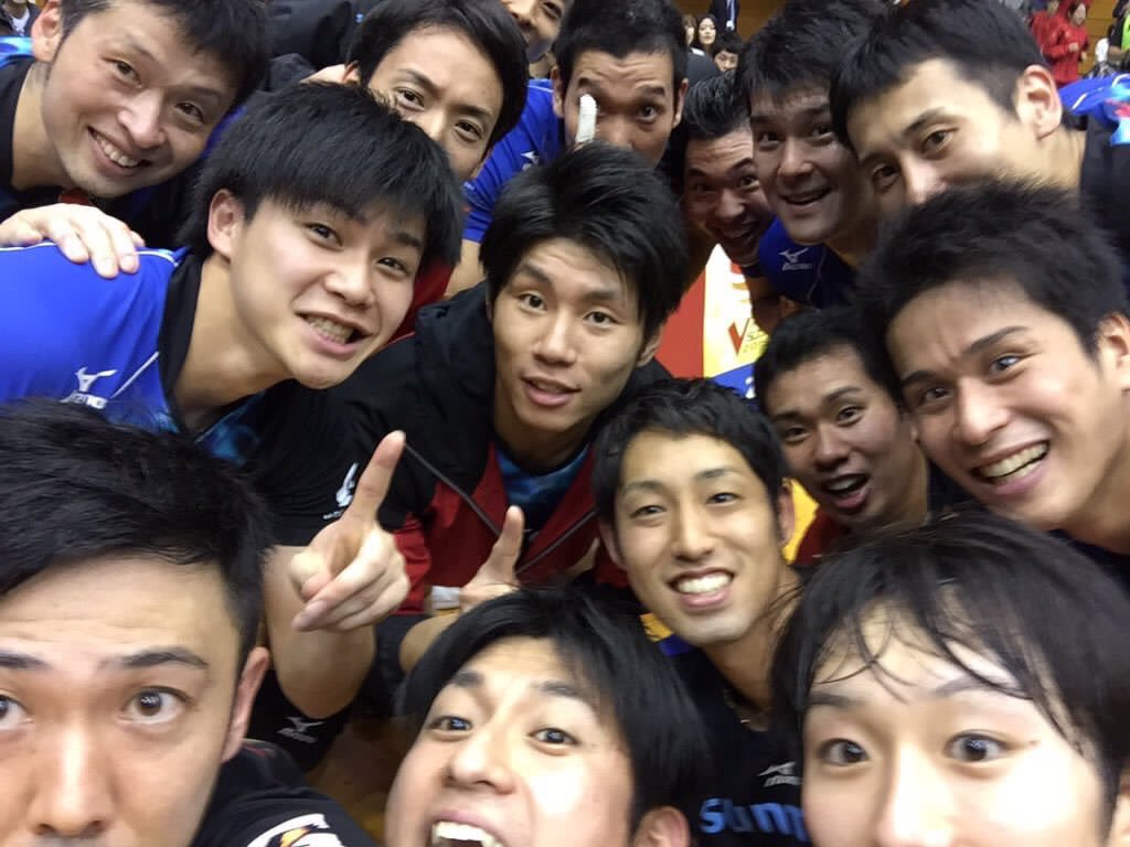 rima_ishikawa's tweet photo. テストが終わったので久々のタグ👸

 💘Vリーグ好きな人

 💘天皇杯皇后杯行く人

 💘NEXT4好きな人

 💘全日本バレー応援してる人

 #RTした人全員フォローする 
#龍神JAPAN 
#next4 
#天皇杯 https://t.co/xuk9YqW9Zo