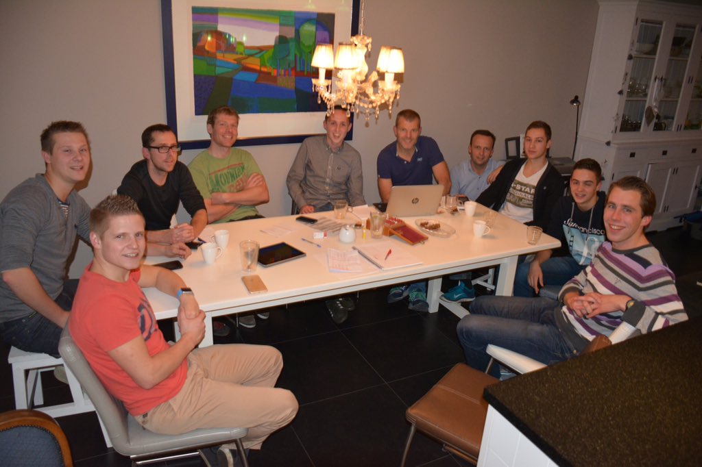 MaikSteenkamp's tweet photo. Gisteren team plannen gemaakt @2eDivisie_Tri ploeg @Triathliem (@TeamTriathliem) voor 2016, met coach &amp; teammanager! https://t.co/h7MVoFLPIa