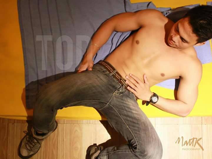 iamethanrufino's tweet photo. #SarapNgPinoy1 ... Jelson .. #Pinoy4Rent https://t.co/S5CsFYGutr