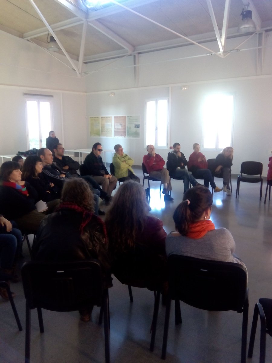 COS_Cooperativa's tweet photo. Trobada de socis de @COS_Cooperativa  #28N a @CafedeMarEC. Posant-nos al dia de la cooperativa #somcos https://t.co/xdtInMwPfI