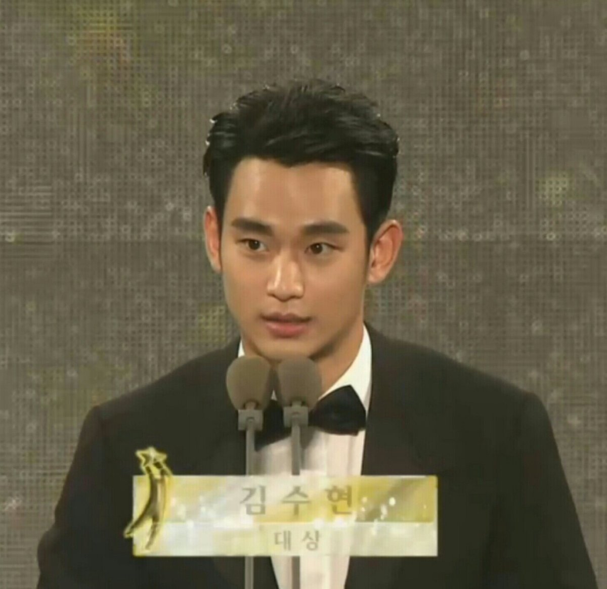 stars88jo's tweet photo. 151128 APAN Star Awards
Daesang award 👉👉 #KimSooHyun #김수현
Congratulations!!!
👏👏👏👏👏👏👏👏👏👏👏👏👏👏👏👏👏👏 https://t.co/1Rfw2decFs