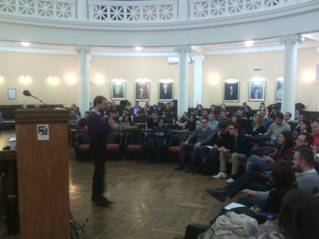 pekovicp's tweet photo. #IvanBildi na #NisBrend pred punom salom Univerziteta #JciNis cc @Bildi13 https://t.co/O9oEz9LDjY