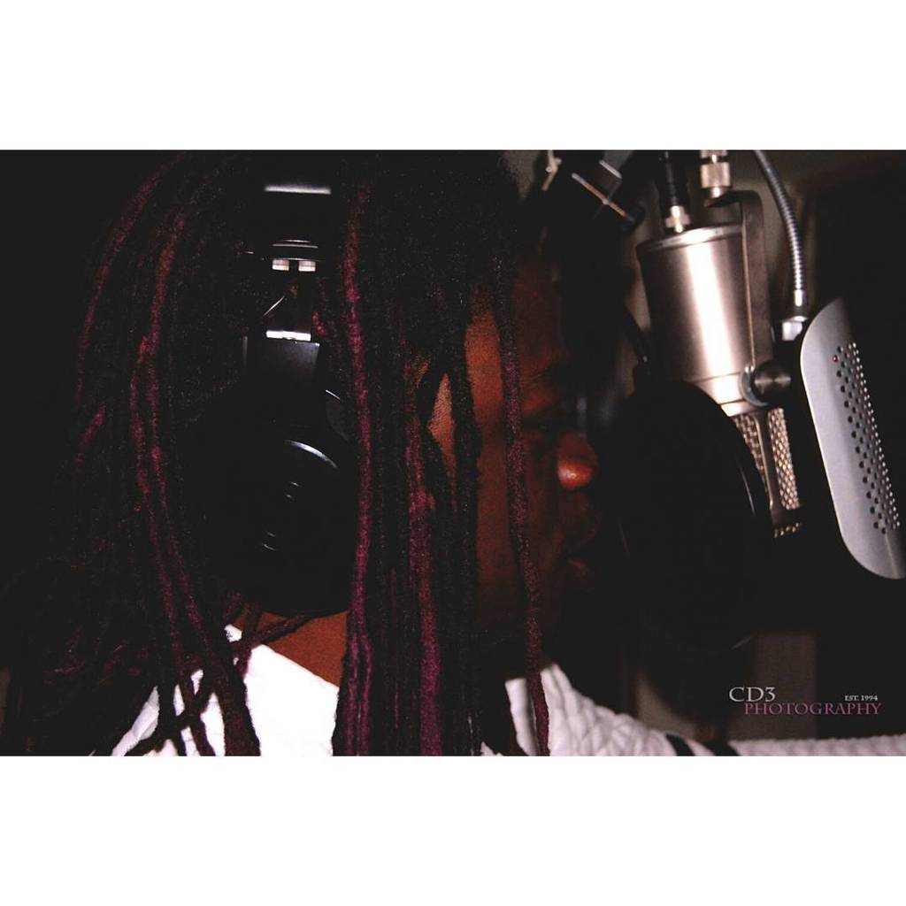 FabHacks's tweet photo. Mr_CD3 : https://t.co/QOpFnSMfNi Visuals are seen thru times of work! #CD3Productionz °NikkiBandz - nikkiebandz @ … https://t.co/IukHd5wLdu