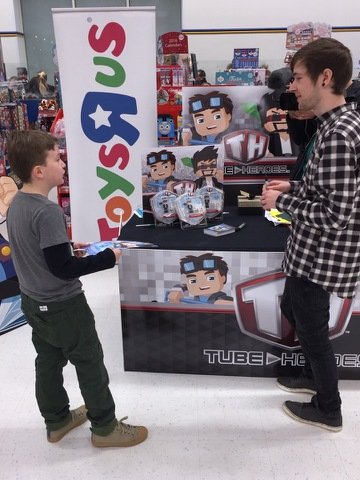 bulletzapper34's tweet photo. Today i had the pleasure of meeting @DiamondMinecart https://t.co/YSMhl1EXRR