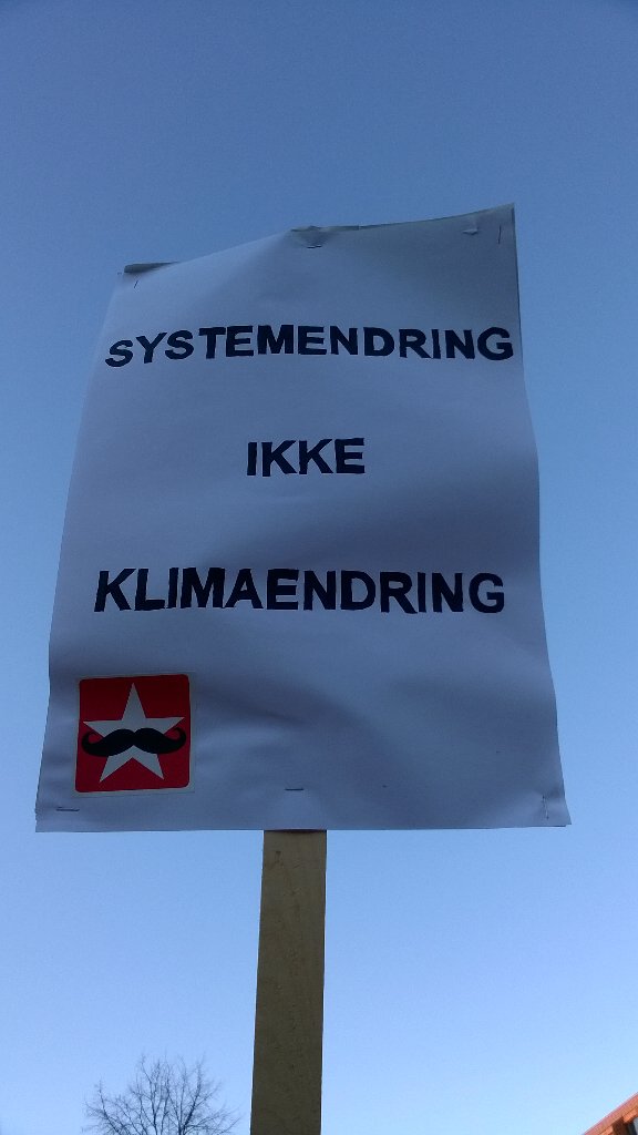 TrondheimRU's tweet photo. Vi har deltatt på Folkets Klimamarsj. Vi vil ha systemendring, ikke klimaendring! https://t.co/79kpj3zi2K