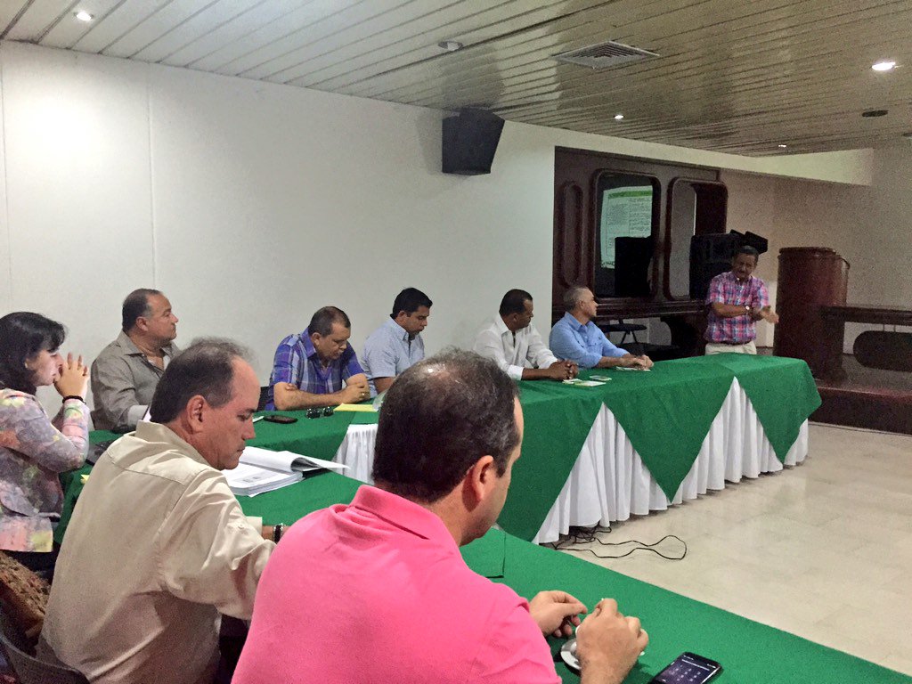 FrancoOvalle's tweet photo. Buen día. Continuamos con proceso de empalme, hoy Secretaría de Infraestructura Departamental. @luismonsalvo https://t.co/3yXgV0HXwo