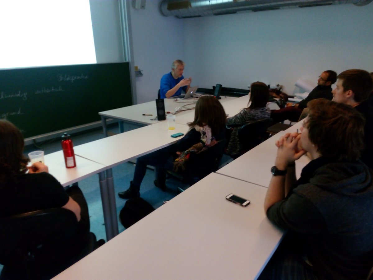ContentGraz's tweet photo. Markdown will be mastered with @heinz. #screencamp https://t.co/RZOmvU5FgI