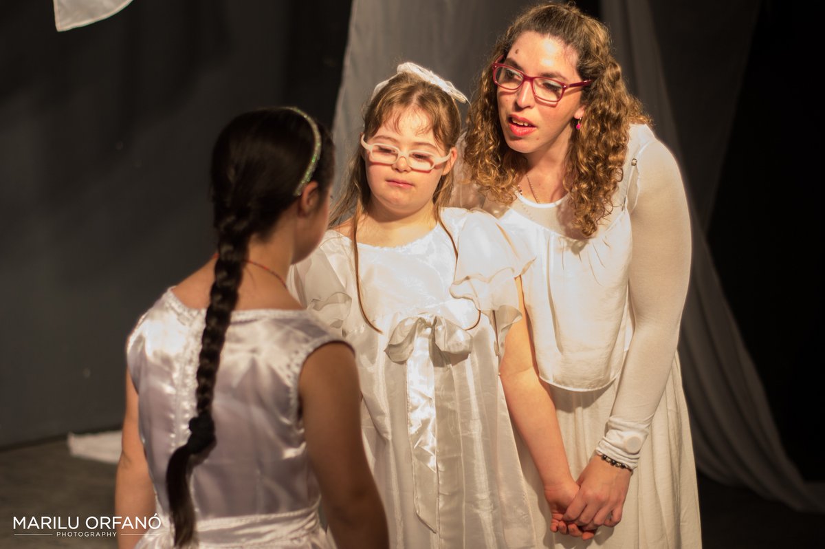 MariluOrfano's tweet photo. @nina_teatro @Ilusiones_Arte #arte #inclusion #fotografia #actor #photography #obra #teatro #teather :) https://t.co/gyOsrYcSbA