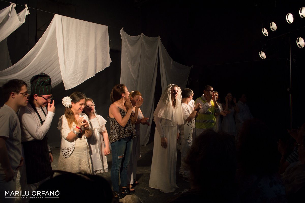 MariluOrfano's tweet photo. @nina_teatro @Ilusiones_Arte #arte #inclusion #fotografia #actor #photography #obra #teatro #teather #arteinclusion https://t.co/AjA5wOFYof