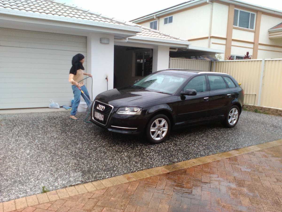airSpongeCo's tweet photo. Even the ladies can be washers at #AirSponge @areejalsheikh :D https://t.co/eA8zbD6u0g