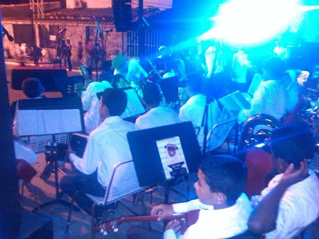 SistemStBarbara's tweet photo. Inicio de la navidad.  Excelente trabajo profesores núcleo Santa Bárbara @elsistema @SistMon @SistPun https://t.co/5xBihLcaVy