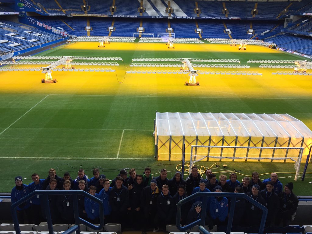 CompleteSportsS's tweet photo. Another group pic of our Australian team at the @ChelseaFC stadium tour ⚽️ #lovetotour #stamfordbridge https://t.co/IyhTezBGcK