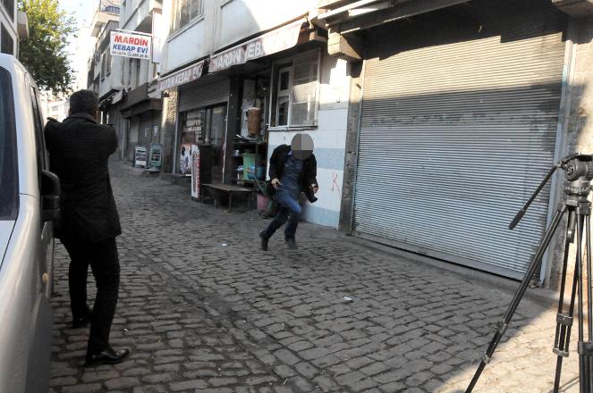 kemalsbozkurt's tweet photo. Sayabildiğim en az 4 polisin arasından geçip gitmek... https://t.co/IsJHScOl8l