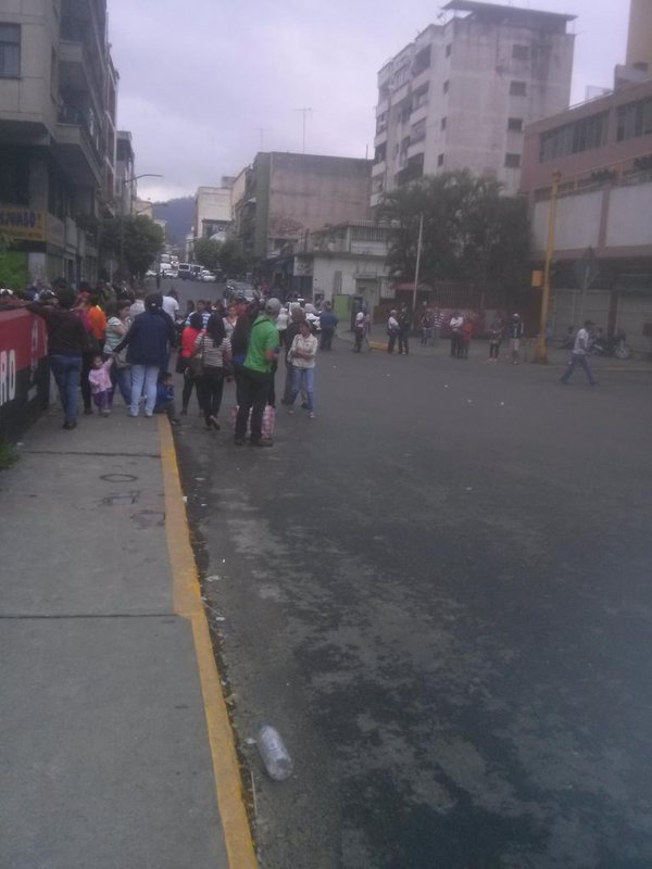 margene2013's tweet photo. Coincidencia?
"@ROUTEK: 
#28Nov 
1.-Vargas
2.-Charallave
3.-Los teques
4.-PzaCaracas https://t.co/I9ugrxtUpv" @GenPenaloza @VPrimero @norejj