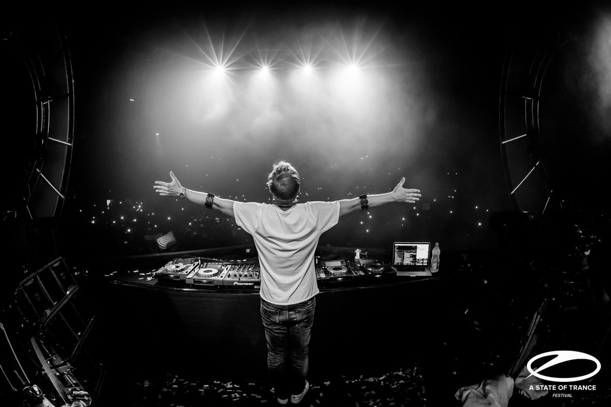 Armin van Buuren tweet media