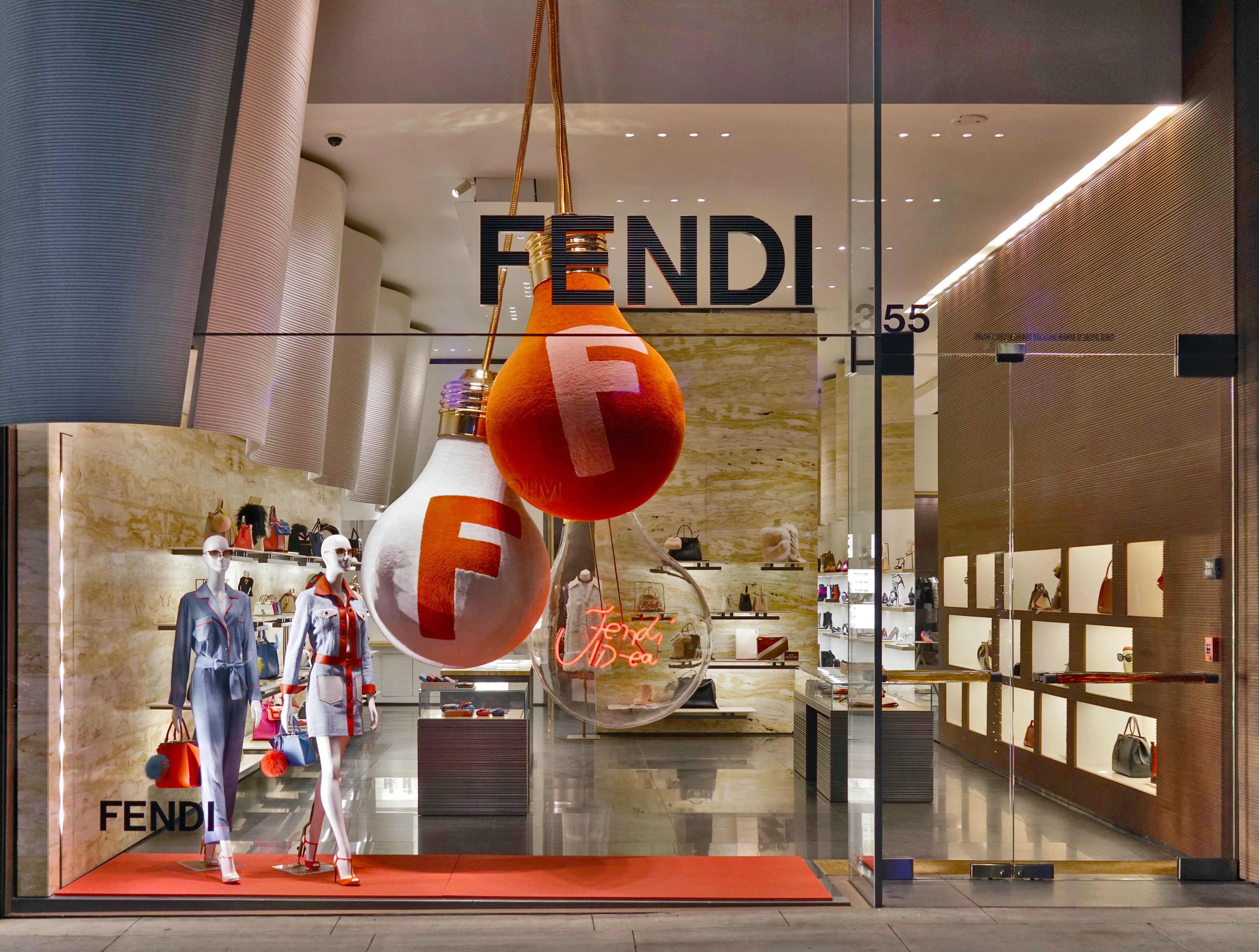 Total 42+ imagen nearest fendi store