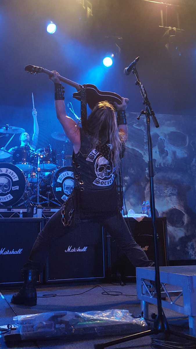 NickRhcp95's tweet photo. @ZakkWyldeBLS #sydneychapter #blacklabelsociety https://t.co/mkqK4K0N4K