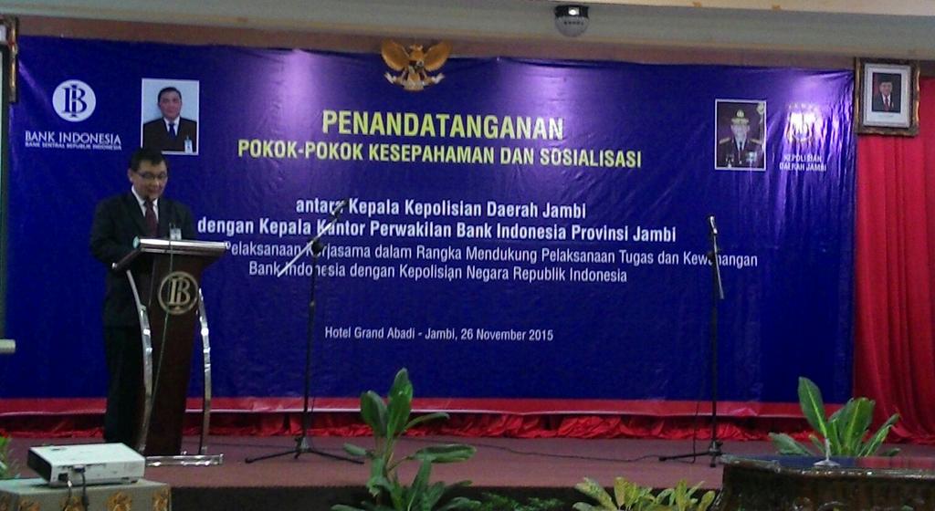BankIndonesiaJB's tweet photo. Penandatanganan pokok - pokok kesepahaman kerjasama antara BI Jambi dengan Polda Jambi dan Sosialisasi, 26 Nov 2015 https://t.co/fNjp8sa8PR