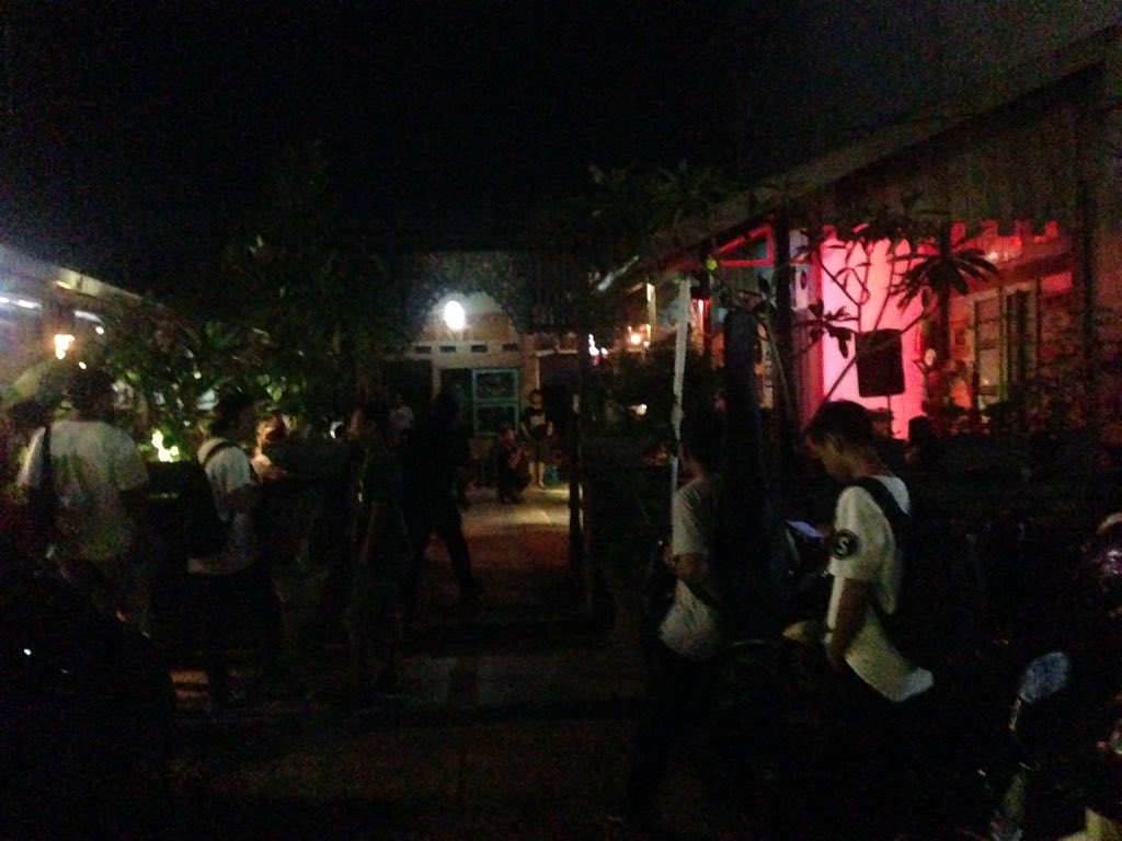 Sedang berlangsung!!! Yuks malam mingguan bareng kami di Kevin cafe Banjarbaru buruan kita senang senang disini!!