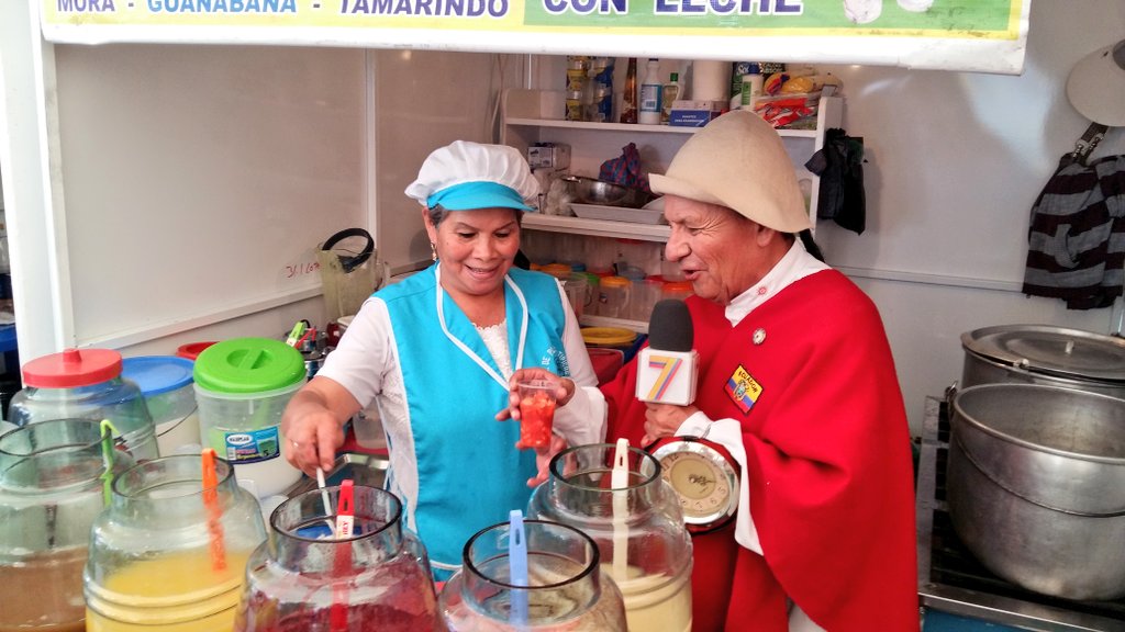 IndioManuelEc's tweet photo. Que lindo es mi #Quito con su comida llena de sabor! Este lunes por @CafeTVEcTv @EcuadorTV @madelpiboni https://t.co/Tpjn7fy1sk