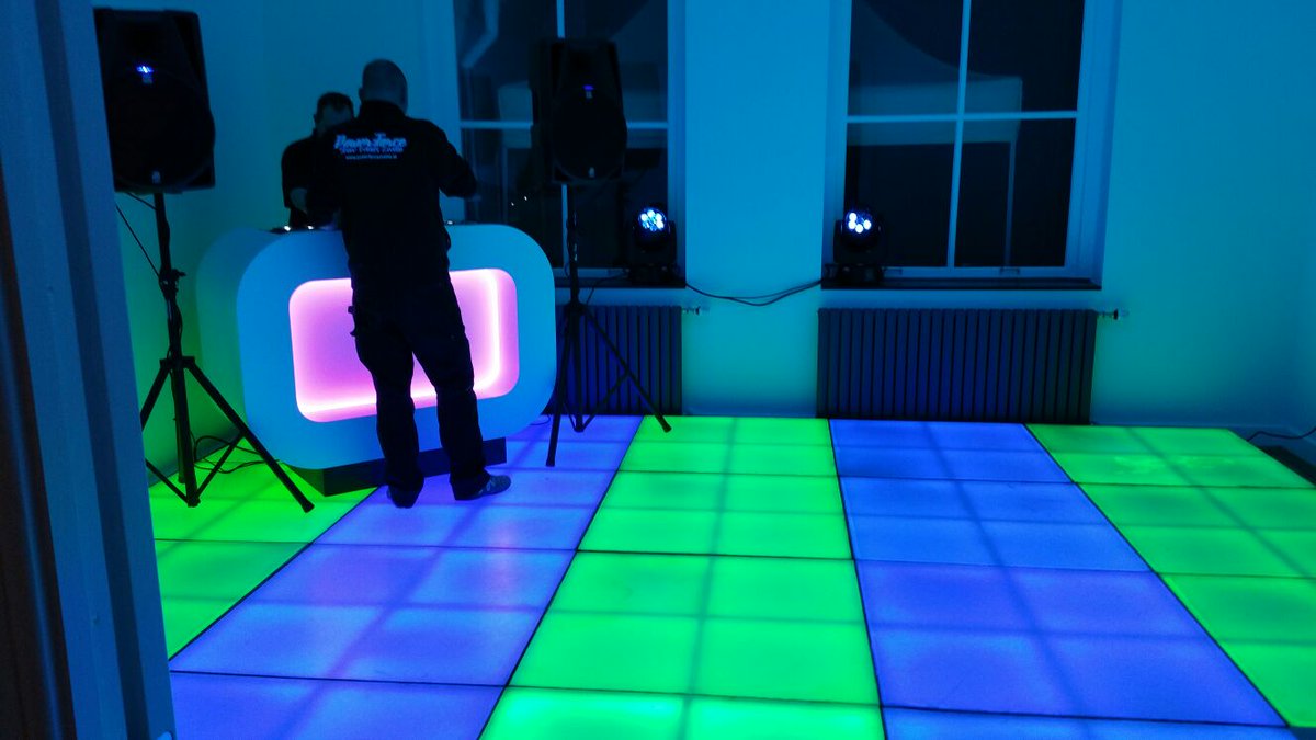 VerlichteDansvl's tweet photo. Vandaag #private party iov @Driveinlefevre @pfze https://t.co/QkP4xpC23Z